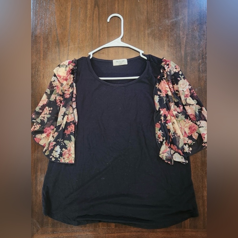 Kim & Cami Black Top with Floral Sleeves - Picture 4 of 6